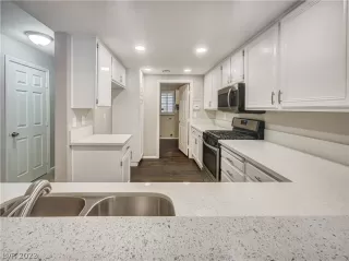 Photo #4: 2465850 Listing 