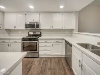 Photo #5: 2465850 Listing 