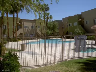 Photo #3: 2465854 Listing