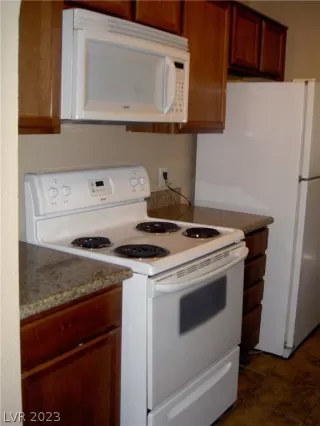 Photo #6: 2465854 Listing