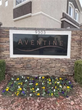 Photo #3: 2465858 Listing