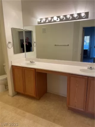 Photo #4: 2465858 Listing