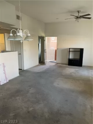 Photo #6: 2465858 Listing