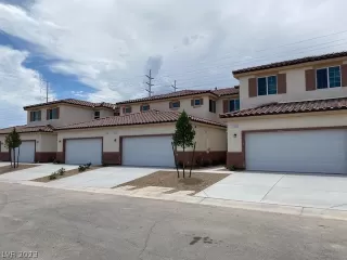 Photo #1: 2465876 Listing