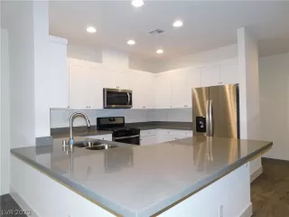 Photo #2: 2465876 Listing