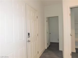 Photo #4: 2465876 Listing