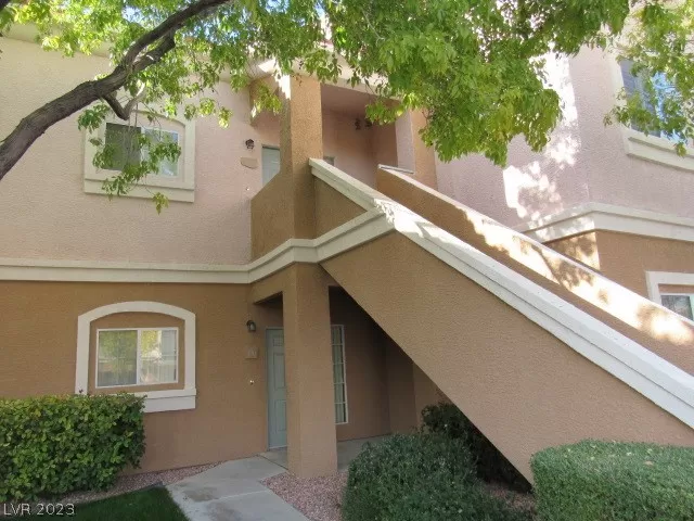 MLS: 2465881 Condo For Sale