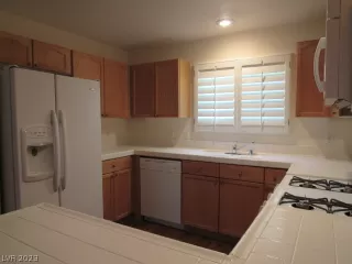 Photo #2: 2465881 Listing 