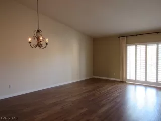 Photo #4: 2465881 Listing 