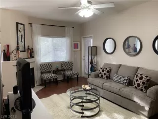 Photo #6: 2465922 Listing 