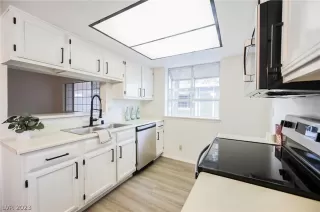 Photo #1: 2465931 Listing