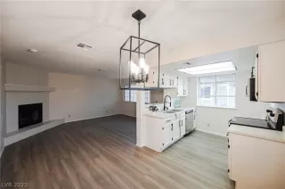 Photo #3: 2465931 Listing