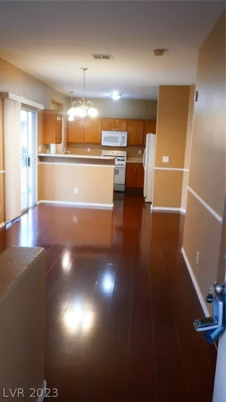 Photo #1: 2465932 Listing 