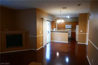 Photo #3: 2465932 Listing 