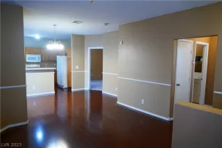 Photo #6: 2465932 Listing 