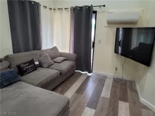 Photo #3: 2465953 Listing 