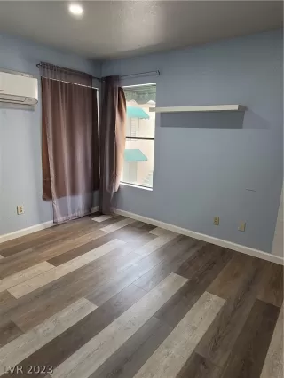 Photo #5: 2465953 Listing 