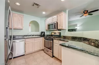 Photo #6: 2466030 Listing 