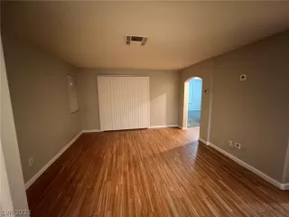 Photo #2: 2466032 Listing 