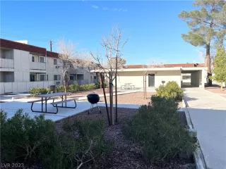 Photo #1: 2466048 Listing 