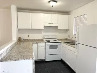 Photo #3: 2466048 Listing 