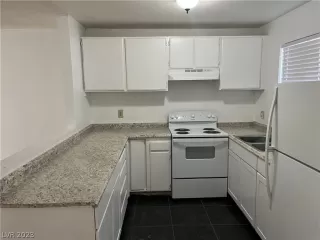 Photo #4: 2466048 Listing 