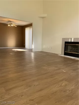 Photo #4: 2466067 Listing 