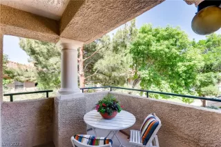 Photo #2: 2466091 Listing 