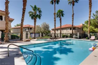 Photo #5: 2466091 Listing 