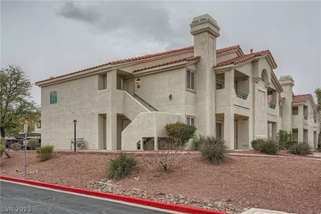 MLS: 2466103 Condo For Sale