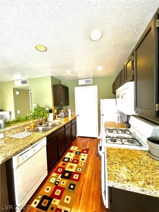 Photo #1: 2466105 Listing