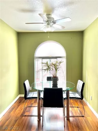 Photo #3: 2466105 Listing