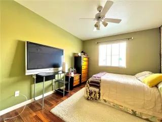 Photo #5: 2466105 Listing