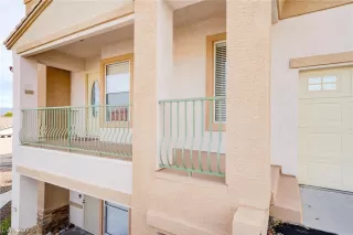 Photo #1: 2466110 Listing