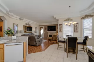 Photo #6: 2466110 Listing