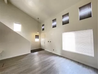 Photo #3: 2466117 Listing 