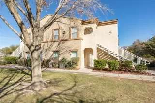 Photo #2: 2466124 Listing