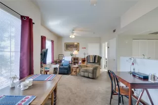 Photo #4: 2466124 Listing