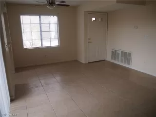 Photo #3: 2466185 Listing 