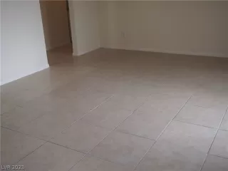 Photo #6: 2466185 Listing 