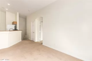 Photo #4: 2466202 Listing