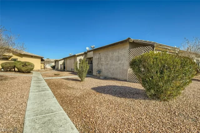 MLS: 2466244 Condo For Sale