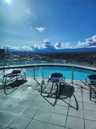 Photo #5: 2466258 Listing 