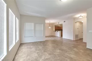 Photo #3: 2466273 Listing 