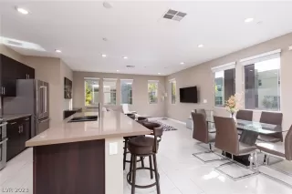 Photo #6: 2466274 Listing