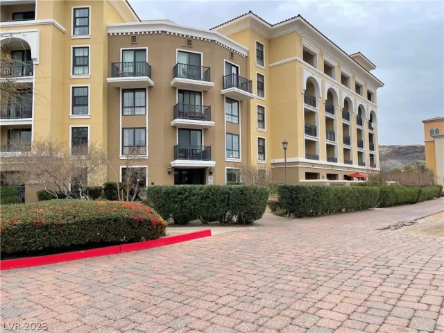 MLS: 2466275 Condo For Sale