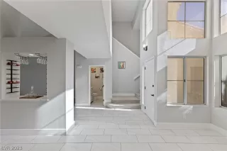 Photo #2: 2466281 Listing 