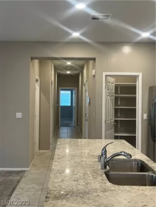Photo #2: 2466294 Listing