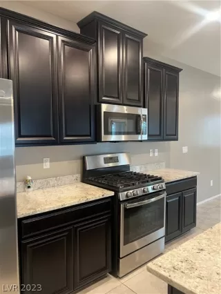 Photo #4: 2466294 Listing