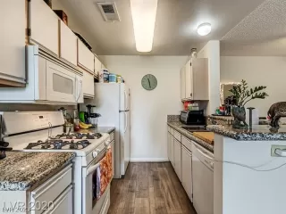 Photo #5: 2466296 Listing 